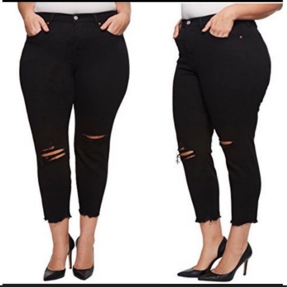 Levi’s Curvy Skinny distressed Jeans